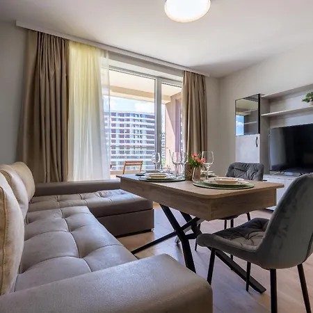 شقة Park South, Free Parking, Swimming Pool فارنا