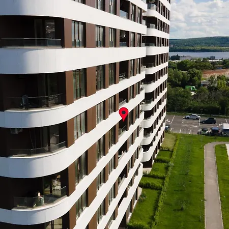 Park South, Free Parking, Swimming Pool فارنا