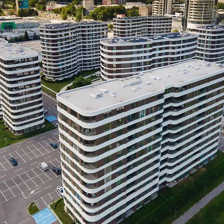 Park South, Free Parking, Swimming Pool